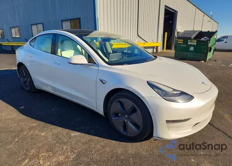 2020 Tesla Model 3 z USA, uszkodzony, nr VIN 5YJ3E1EA3LF805194